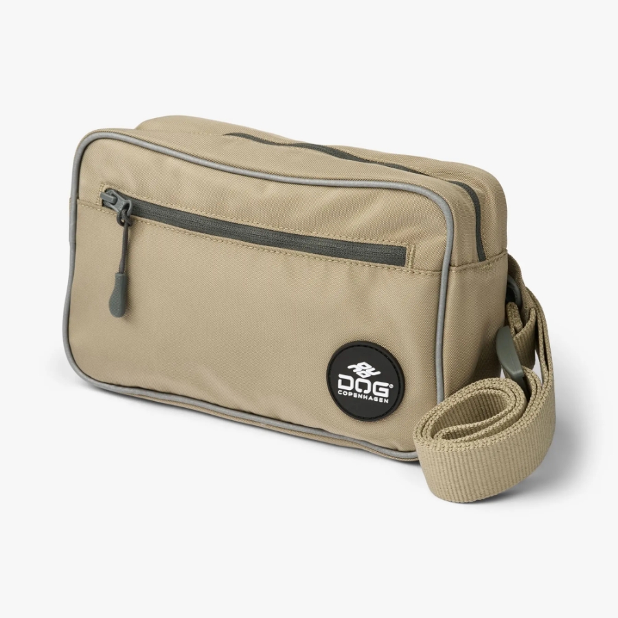 DOG Copenhagen（ドッグコペンハーゲン）のGo Explore Belt Bag（ゴーエクスプローラーベルトバッグ）の商品写真（デューン）