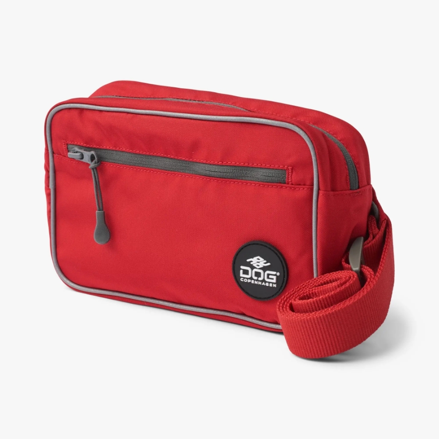 DOG Copenhagen（ドッグコペンハーゲン）のGo Explore Belt Bag（ゴーエクスプローラーベルトバッグ）の商品写真（レッド）