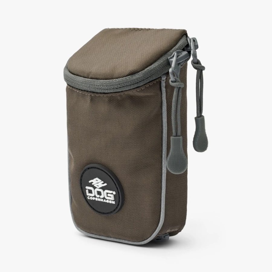 DOG Copenhagen（ドッグコペンハーゲン）のPouch Organizer™ Leash Bag（ポーチオーガナイザーリーシュバッグ）の商品写真（モカ）