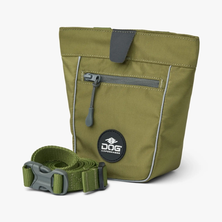 DOG Copenhagen（ドッグコペンハーゲン）のGo Explore Treat Bag（ゴーエクスプローラートリートバッグ）の商品写真（グリーン）