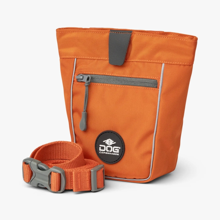 DOG Copenhagen（ドッグコペンハーゲン）のGo Explore Treat Bag（ゴーエクスプローラートリートバッグ）の商品写真（オレンジ）