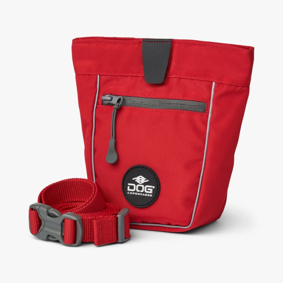 DOG Copenhagen（ドッグコペンハーゲン）のGo Explore Treat Bag（ゴーエクスプローラートリートバッグ）の商品写真（レッド）